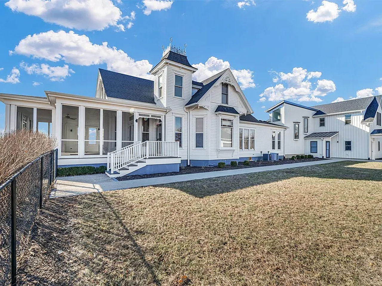 2132 Deland Monticello Rd - Photo 2 of 33