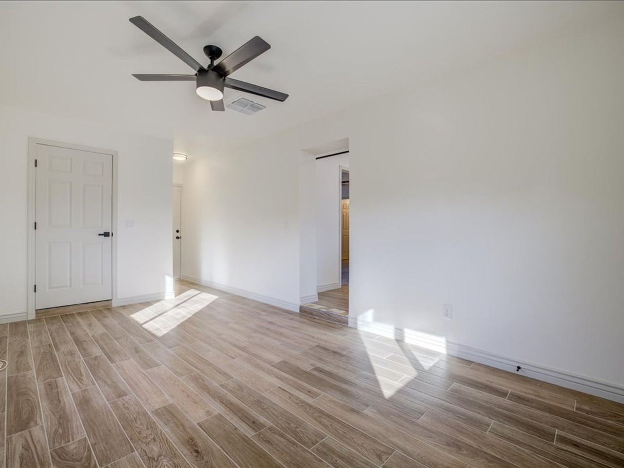 6865 E 38th St - Photo 6 of 24