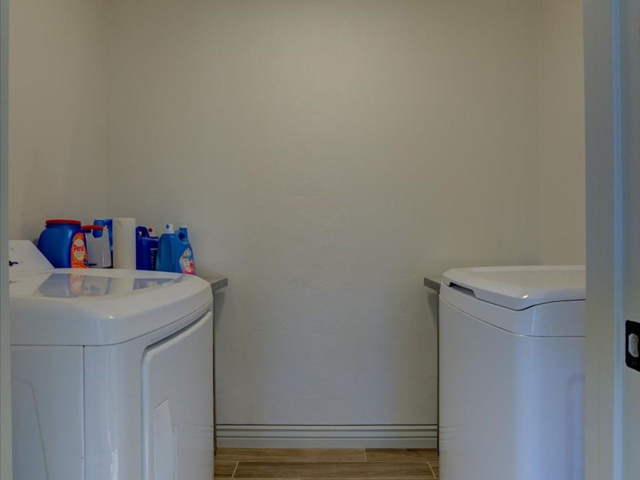 6865 E 38th St - Photo 7 of 24