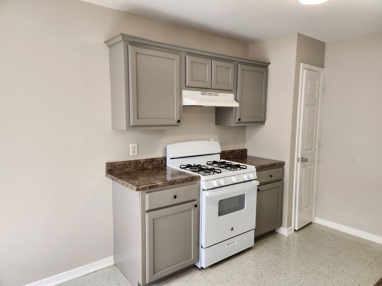 13339 Vermont St - Photo 4 of 12