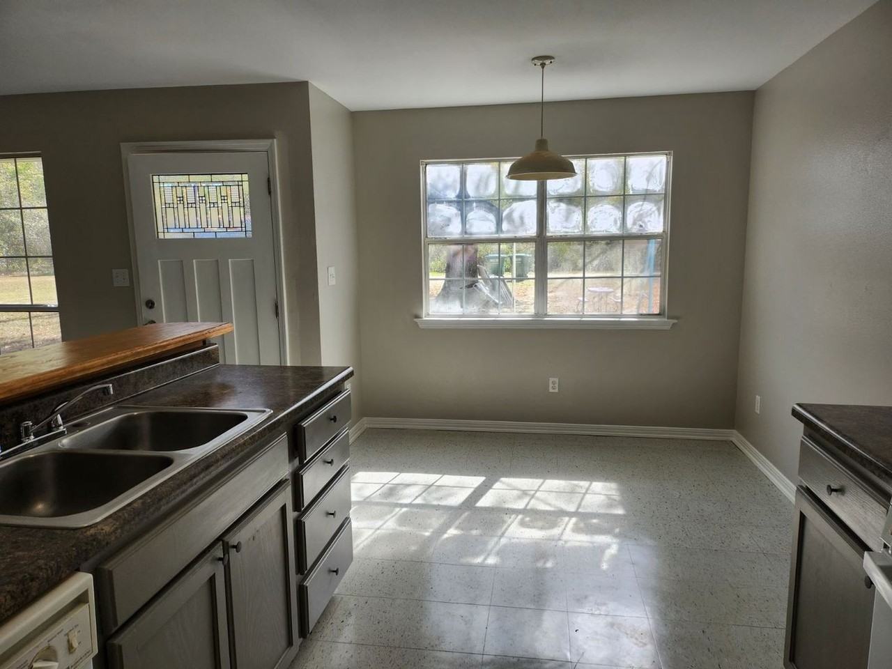 13339 Vermont St - Photo 5 of 12