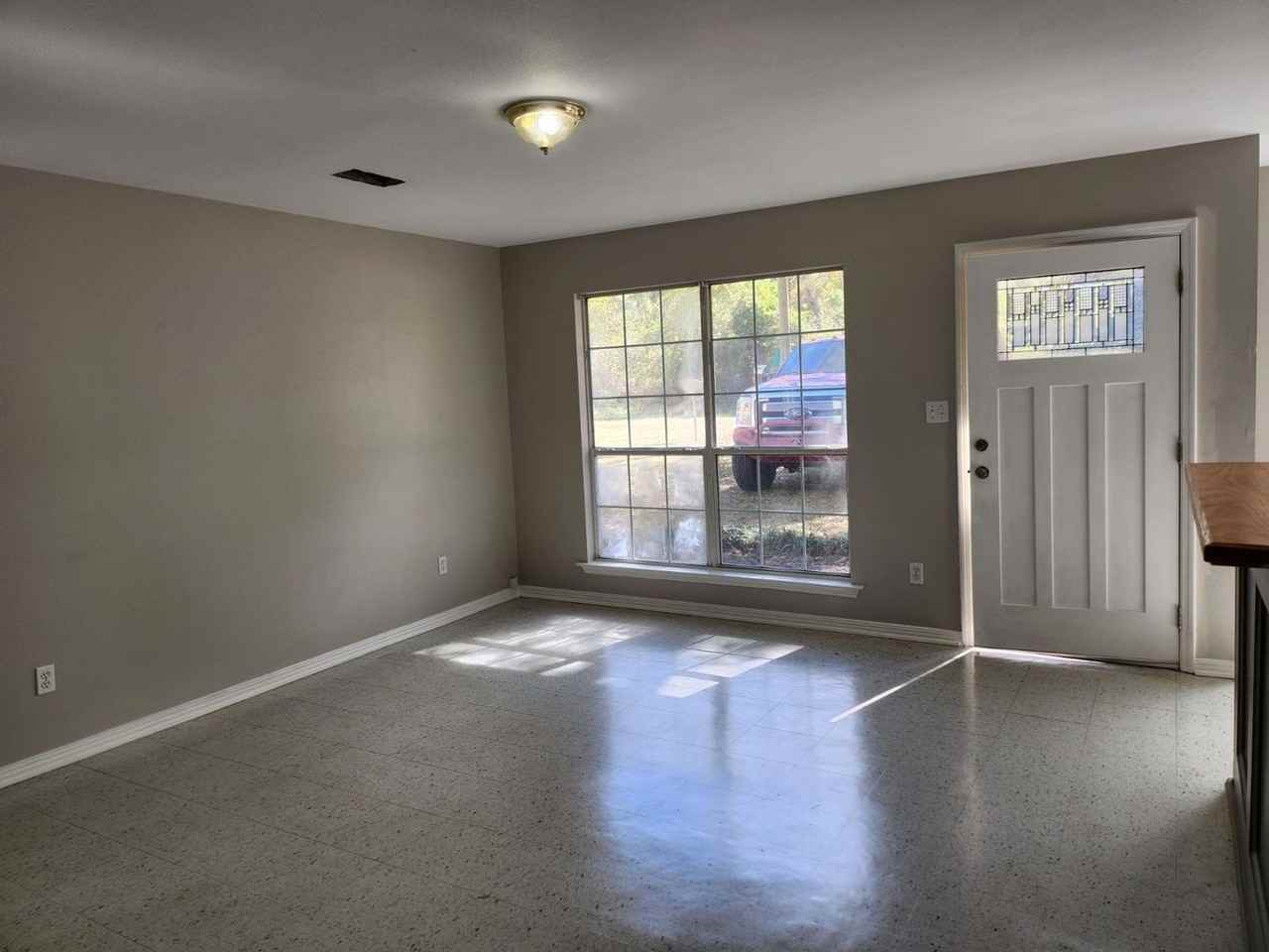 13339 Vermont St - Photo 6 of 12