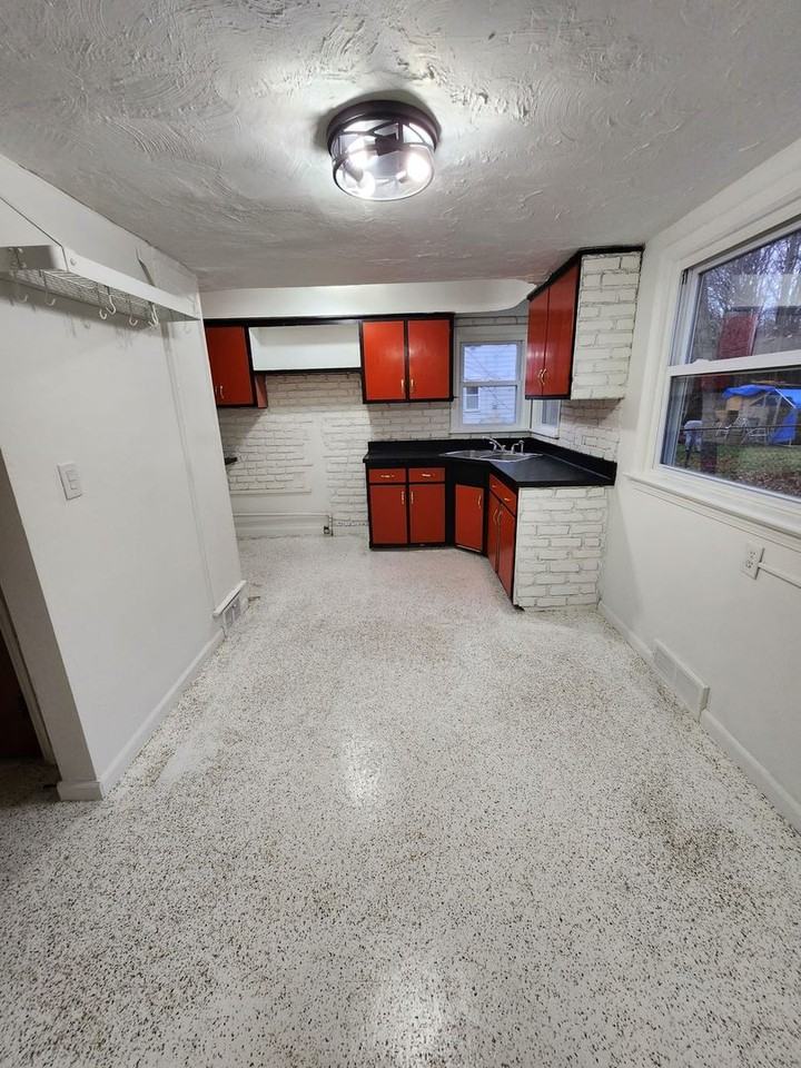 2005 Hilton Rd - Photo 7 of 25