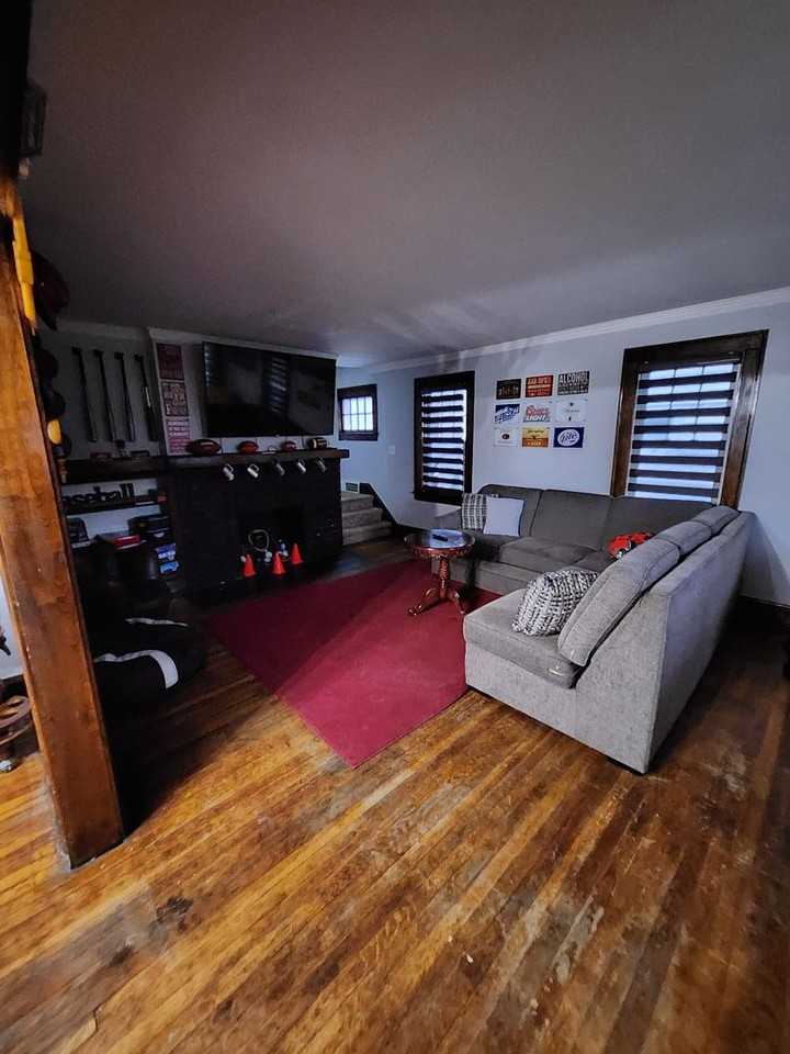 3337 Sylvanhurst Rd - Photo 3 of 16