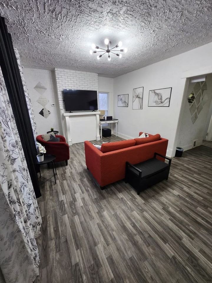 1856 Lampson Road Cleveland, OH 44112 - Photo 3 of 24