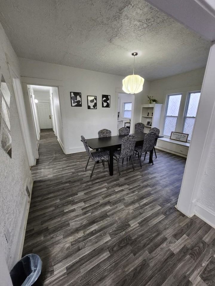 1856 Lampson Road Cleveland, OH 44112 - Photo 4 of 24