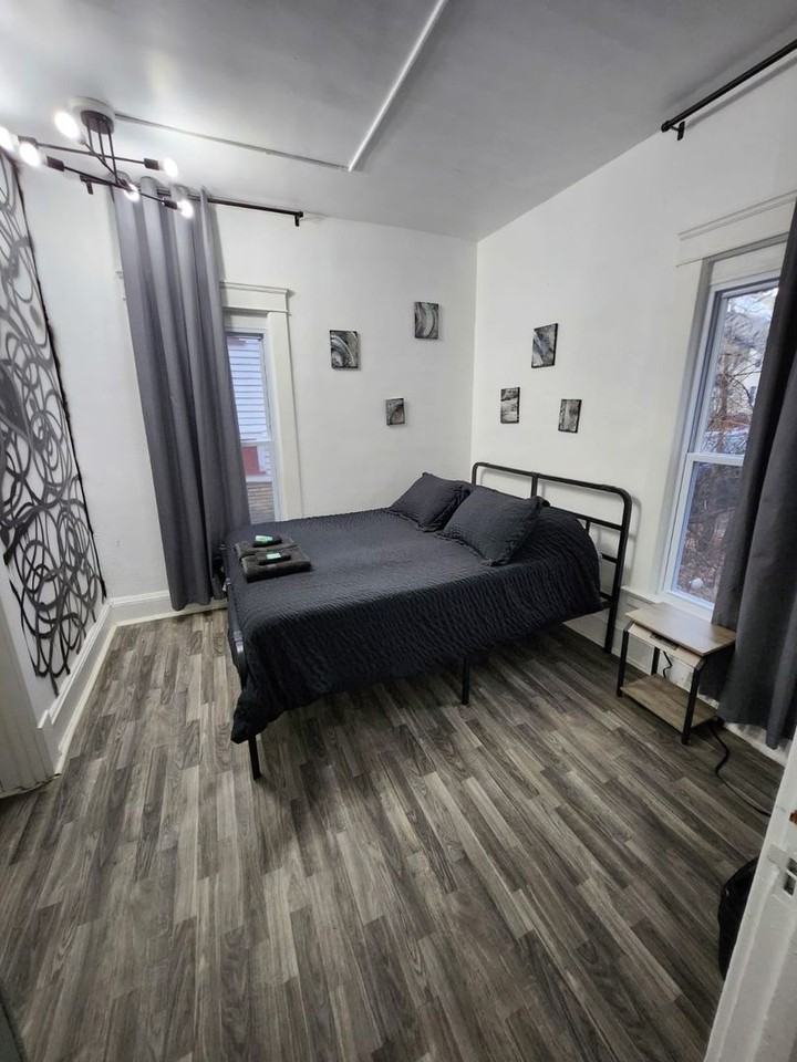 1856 Lampson Road Cleveland, OH 44112 - Photo 5 of 24