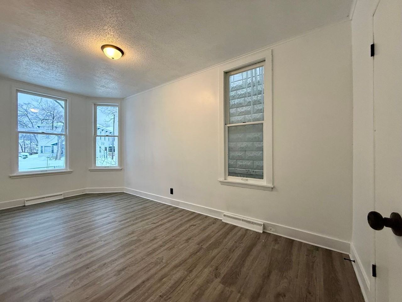 1257 3rd St - Photo 4 of 8