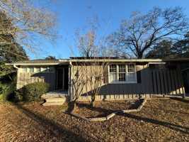 featured image of 4 Mitchell Cir Se