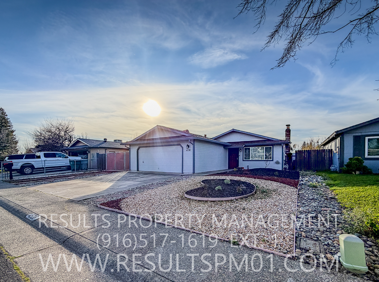 4538 Winners Cir - Photo 3 of 29