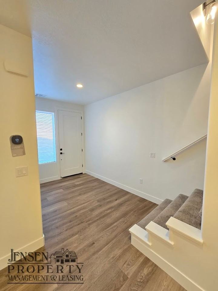 1066 W Albertine Ln - Photo 3 of 28