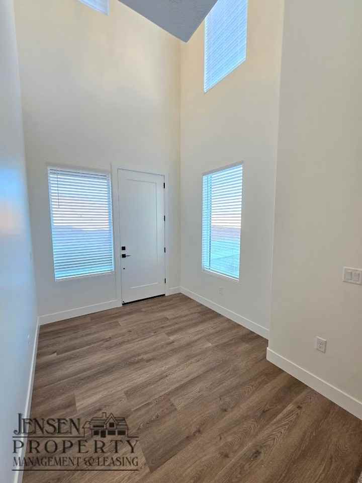 1058 W Albertine Ln - Photo 4 of 28