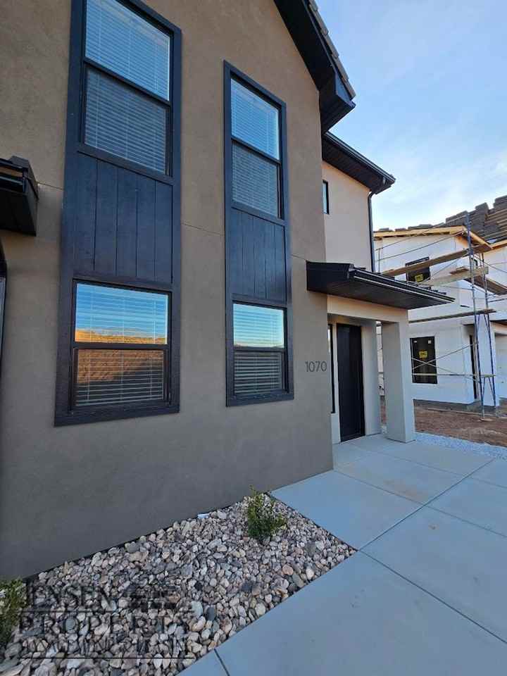 1070 W Albertine Ln - Photo 5 of 27