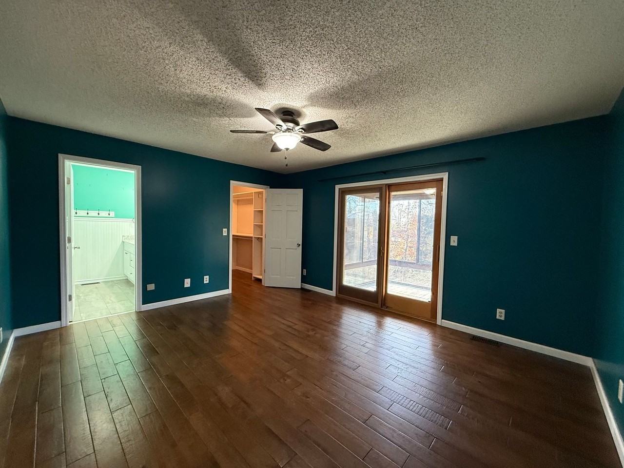 2304 Stuart Dr - Photo 6 of 32