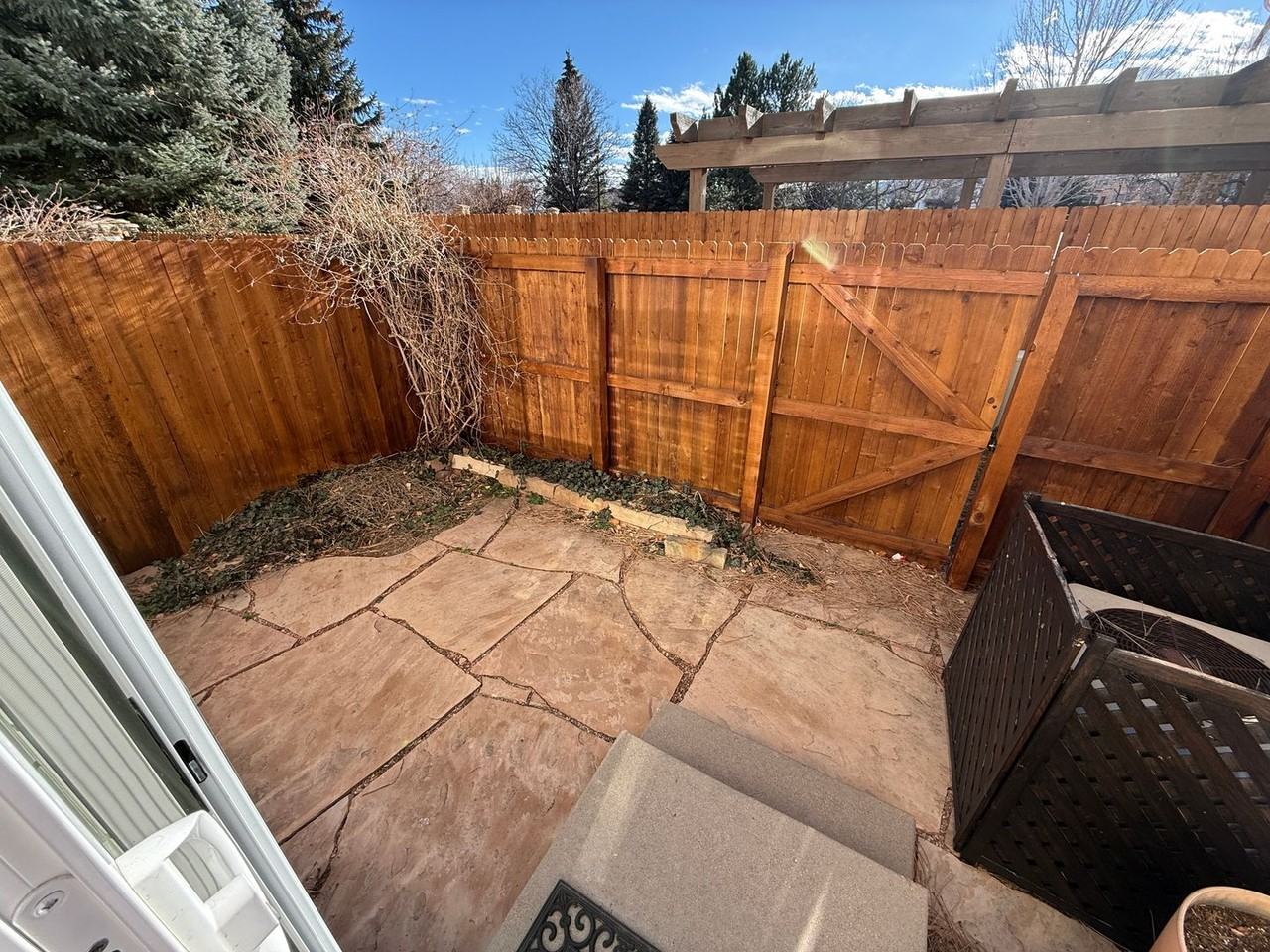 9021 W Phillips Dr - Photo 5 of 20