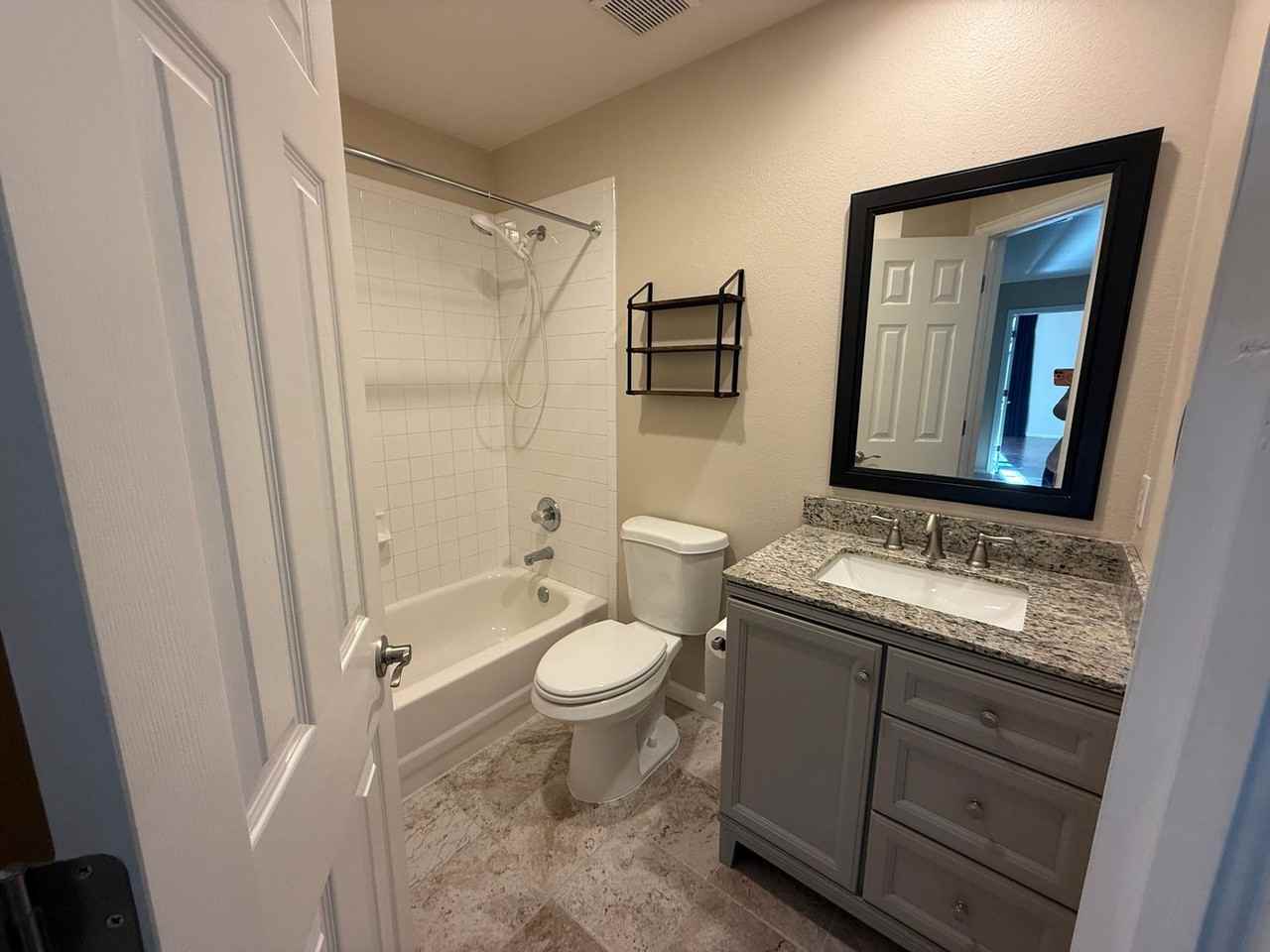 9021 W Phillips Dr - Photo 7 of 20