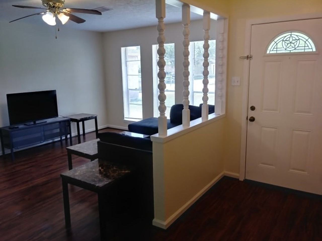 2402 Union Mill Rd - Photo 2 of 9