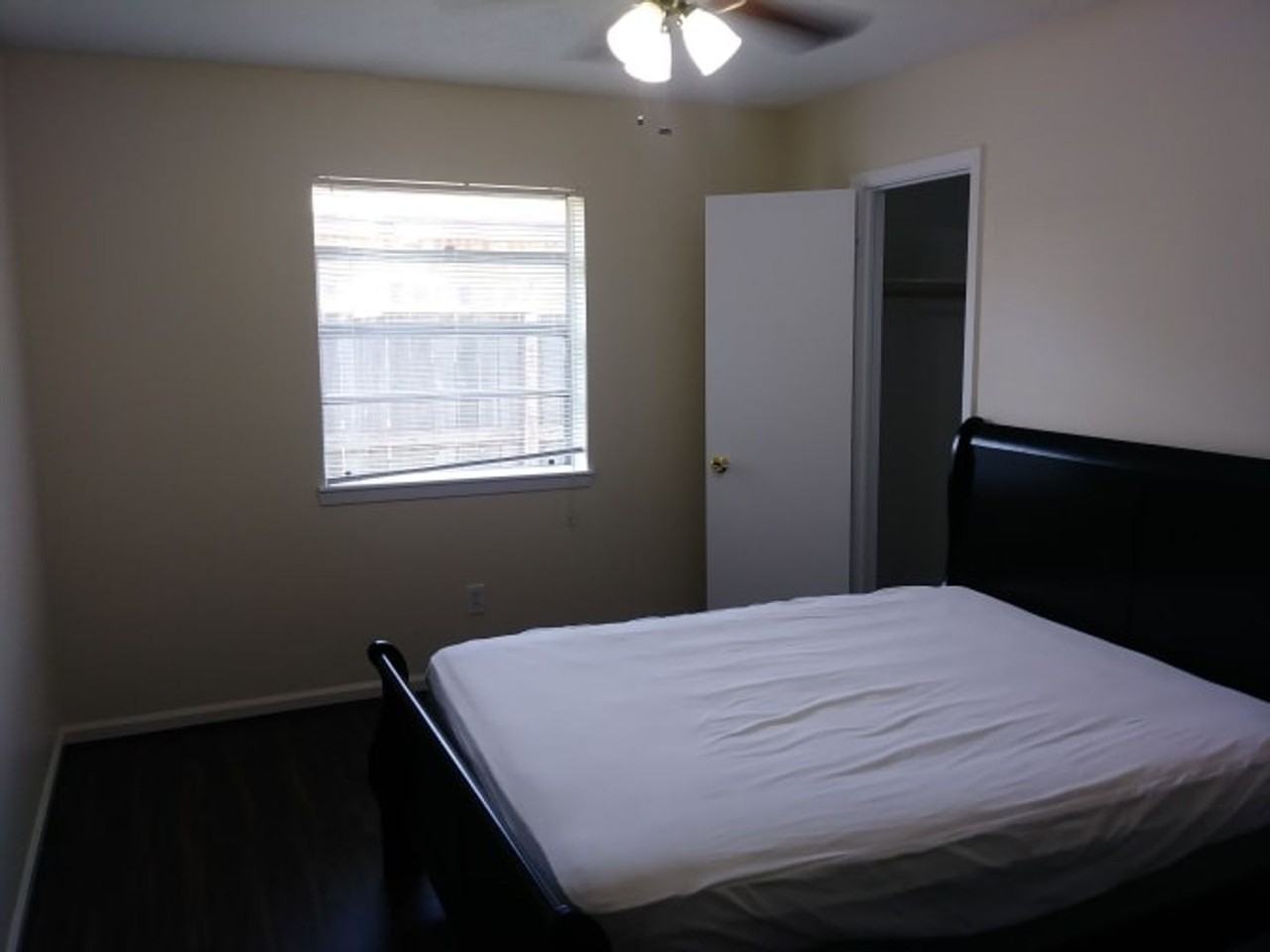 2402 Union Mill Rd - Photo 5 of 9