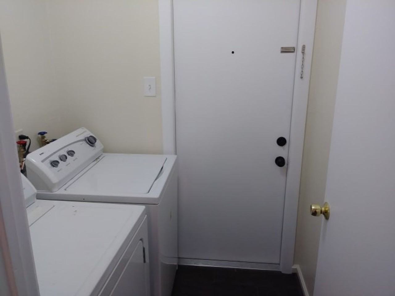 2402 Union Mill Rd - Photo 7 of 9