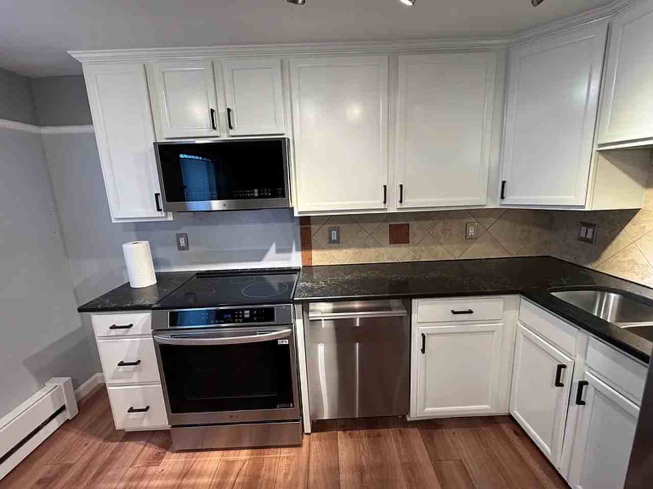 1419 Detroit St - Photo 6 of 15