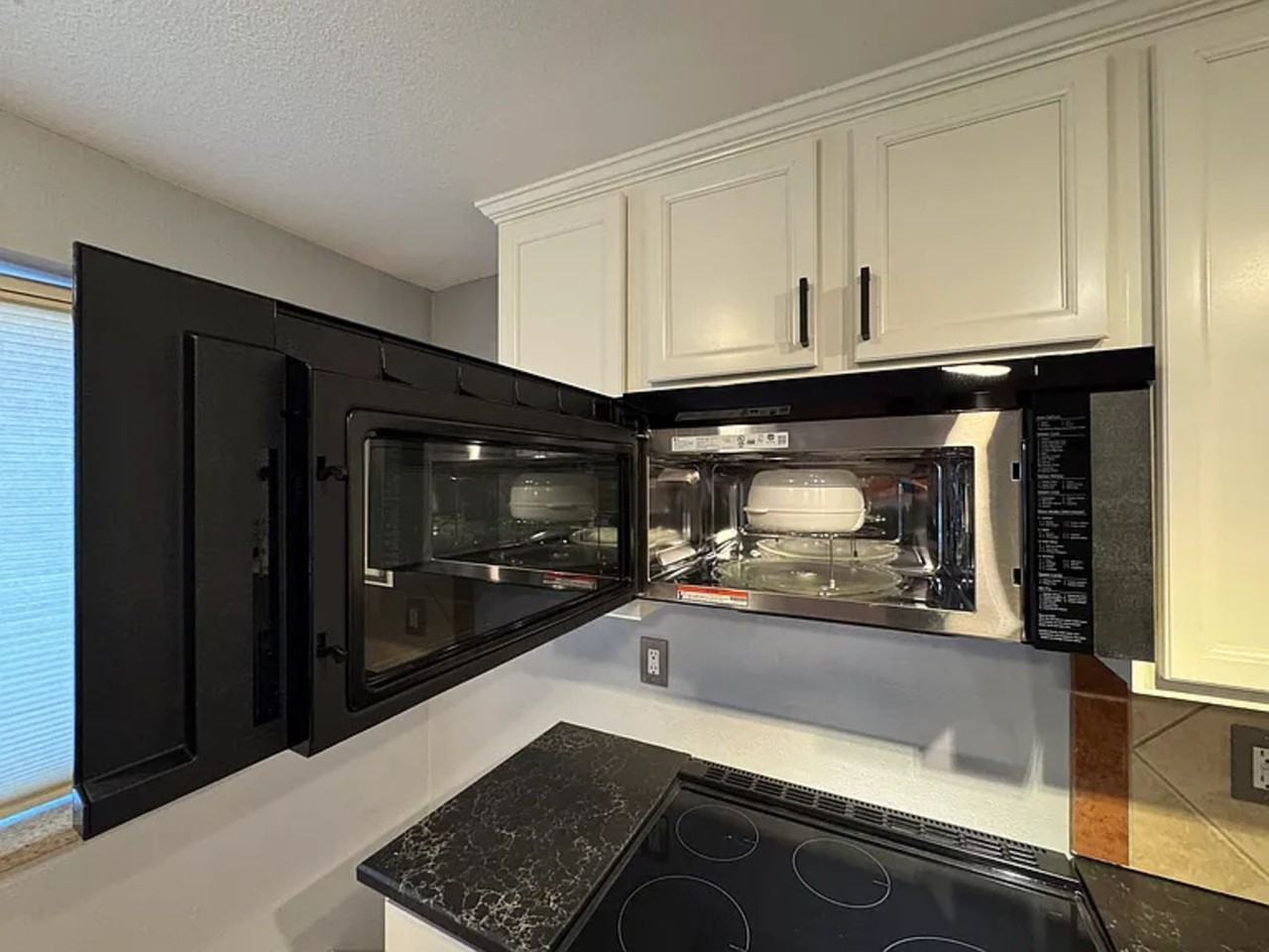 1419 Detroit St - Photo 7 of 15