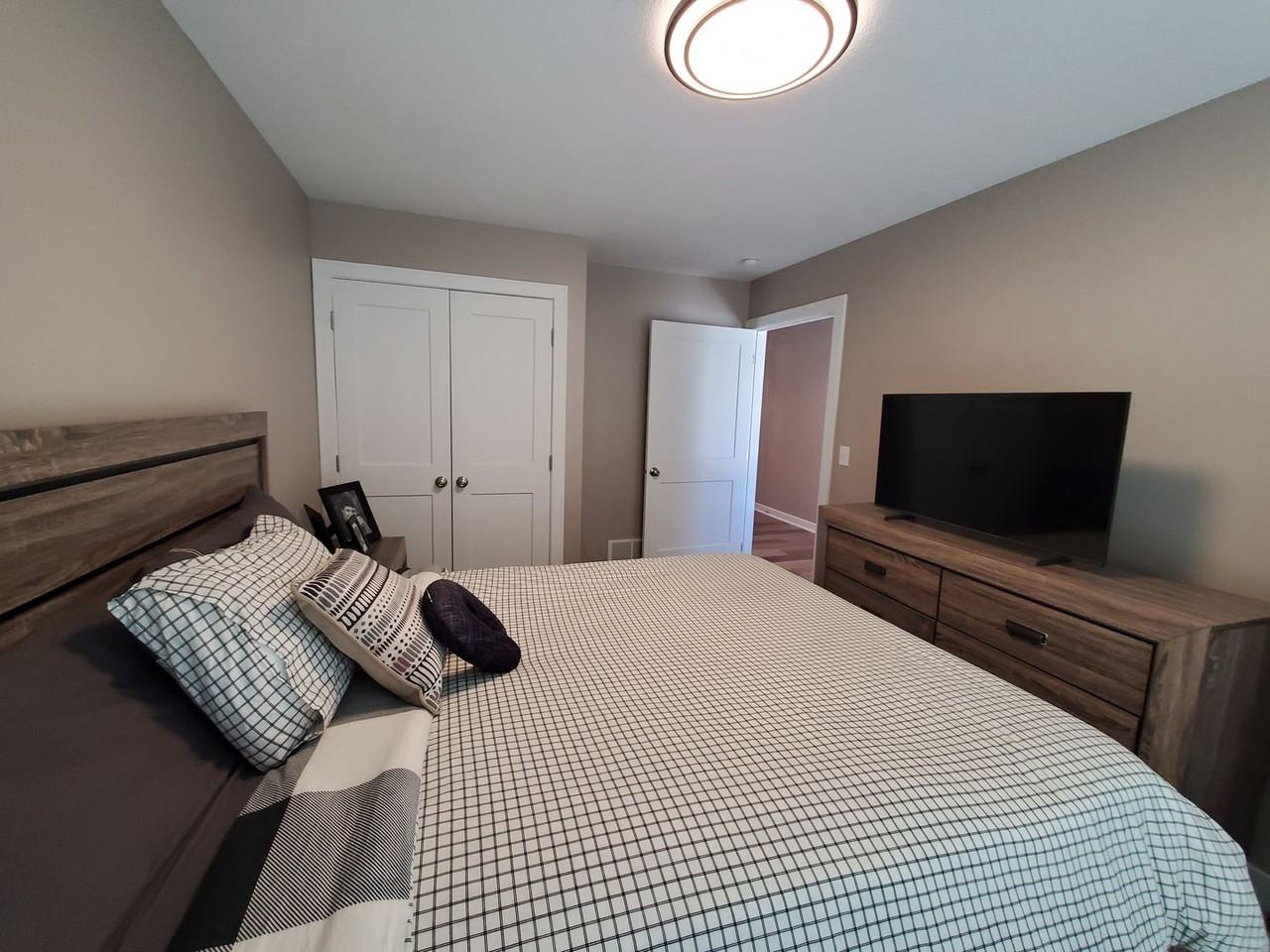 4809 12th Street Ct - Photo 5 of 15