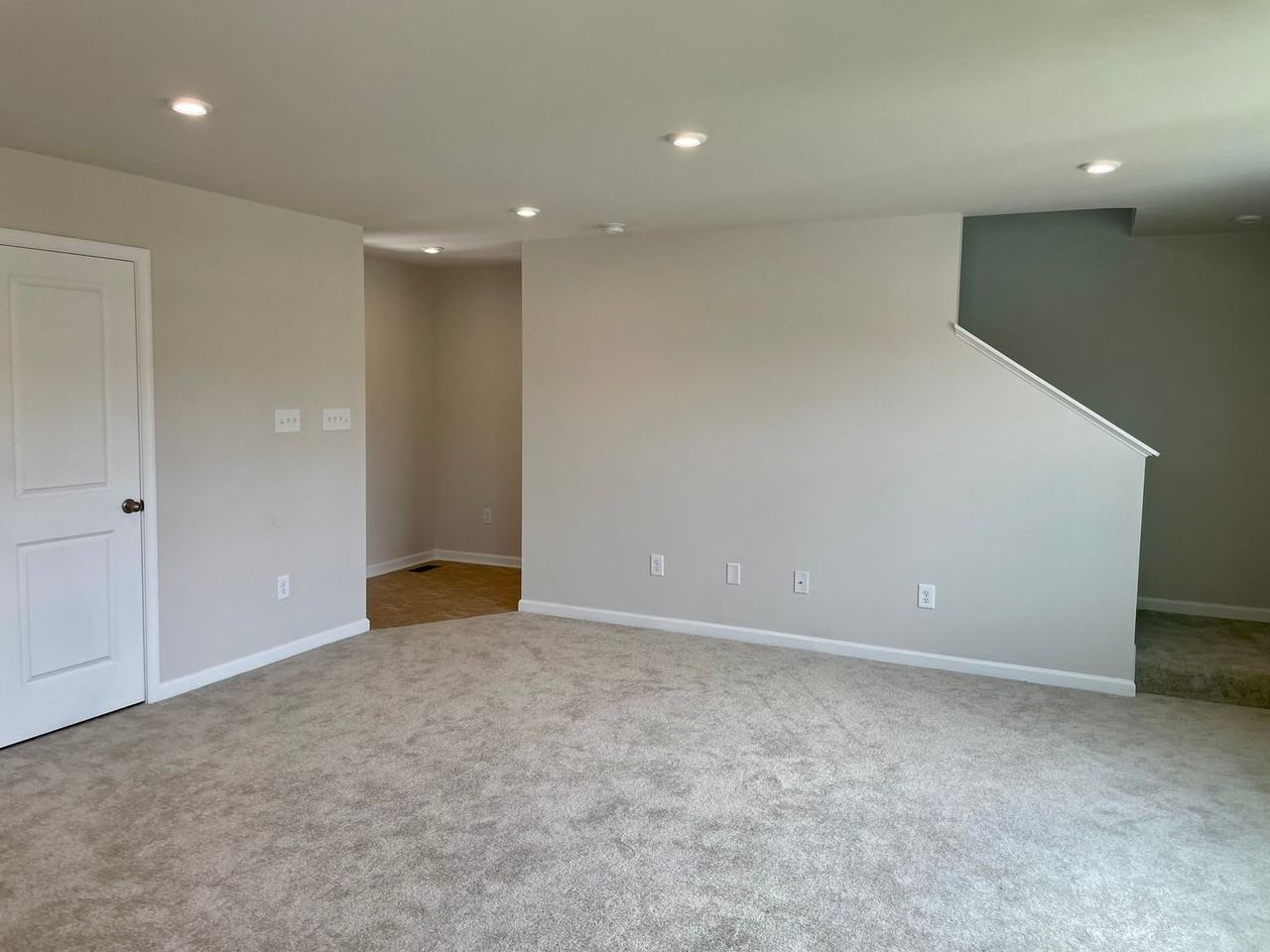 145 Robinia Rd - Photo 4 of 16