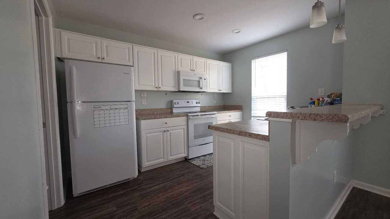 134 Canal St E - Photo 4 of 10