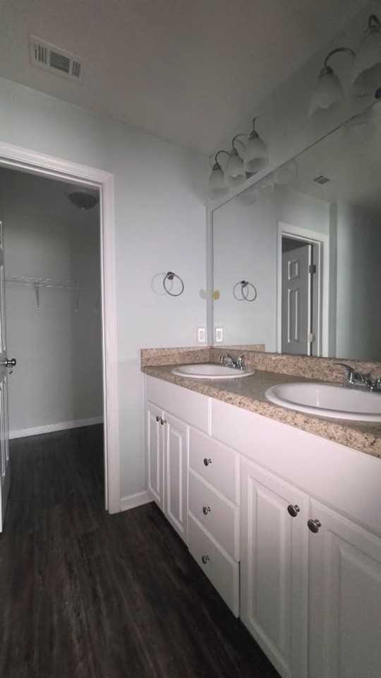 134 Canal St E - Photo 6 of 10