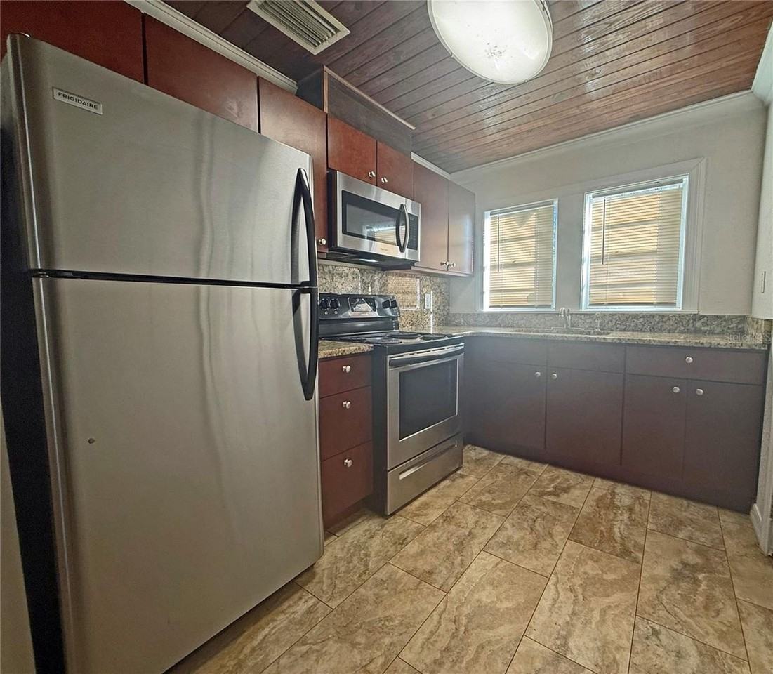 3215 E Louisiana Ave - Photo 4 of 14