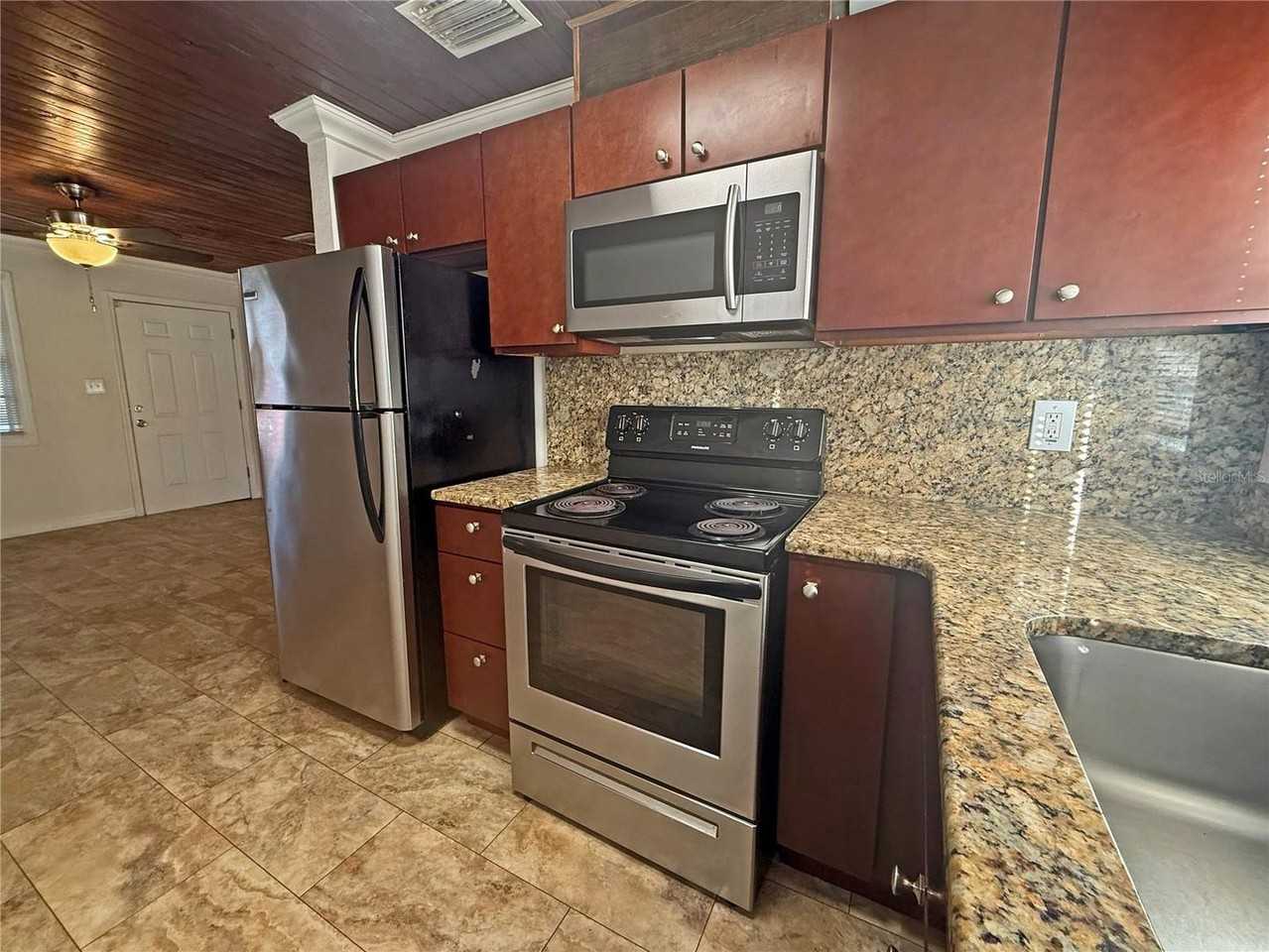 3215 E Louisiana Ave - Photo 5 of 14