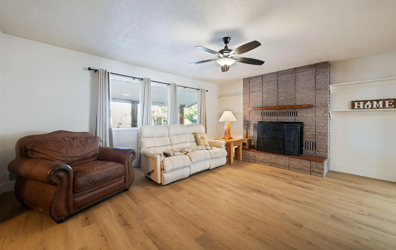 155 S 100 E - Photo 5 of 21