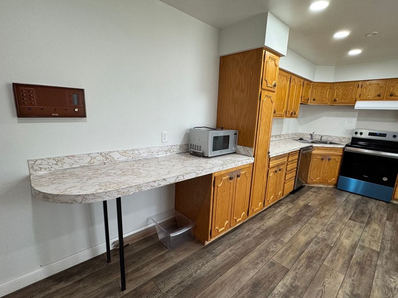 611 N 29th St - Photo 3 of 24