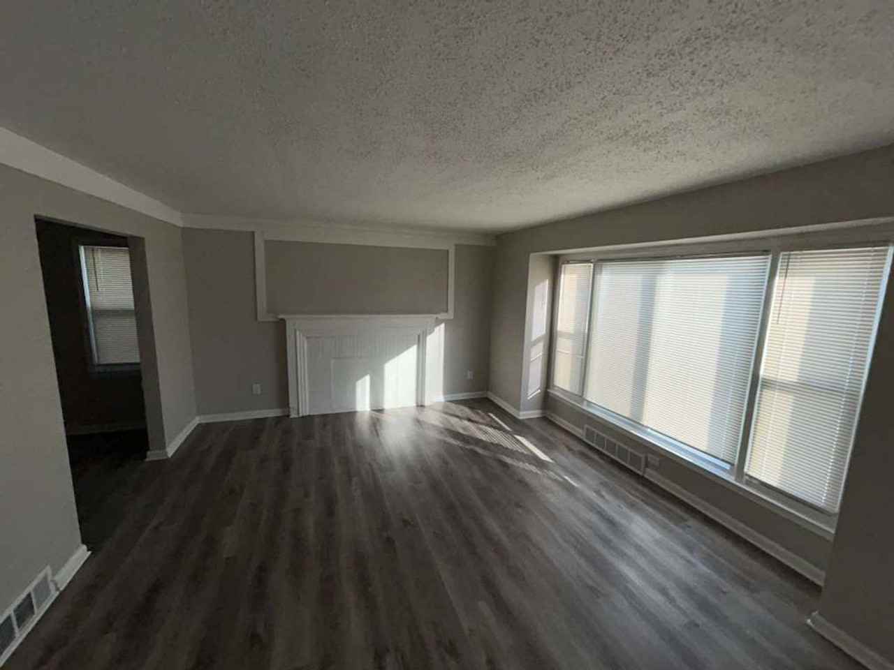 16511 Griggs St - Photo 4 of 21