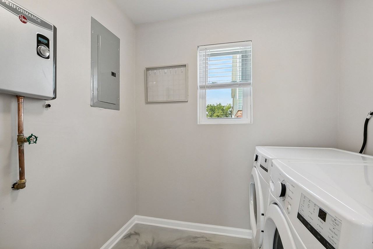 412 Sugar Pine St Apt A - Photo 7 of 13