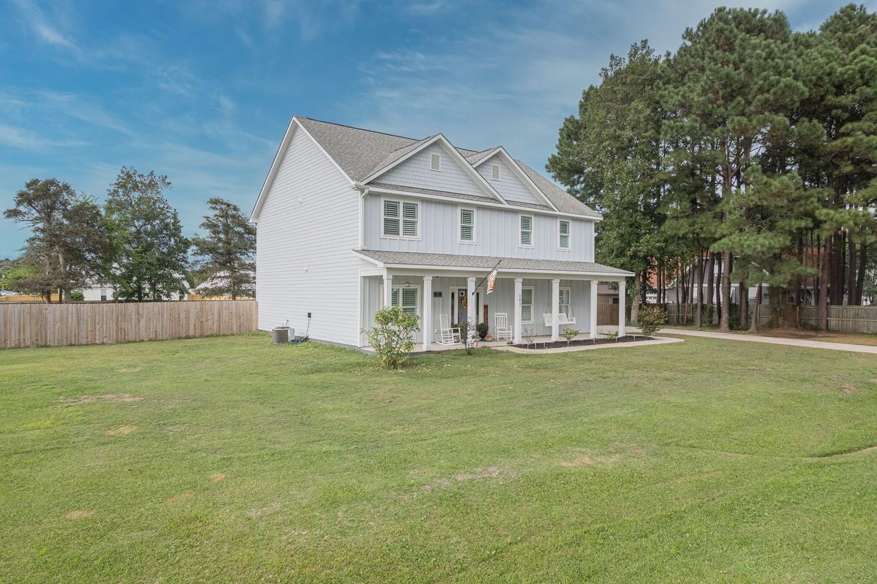 101 Kings Harbor Dr - Photo 2 of 44