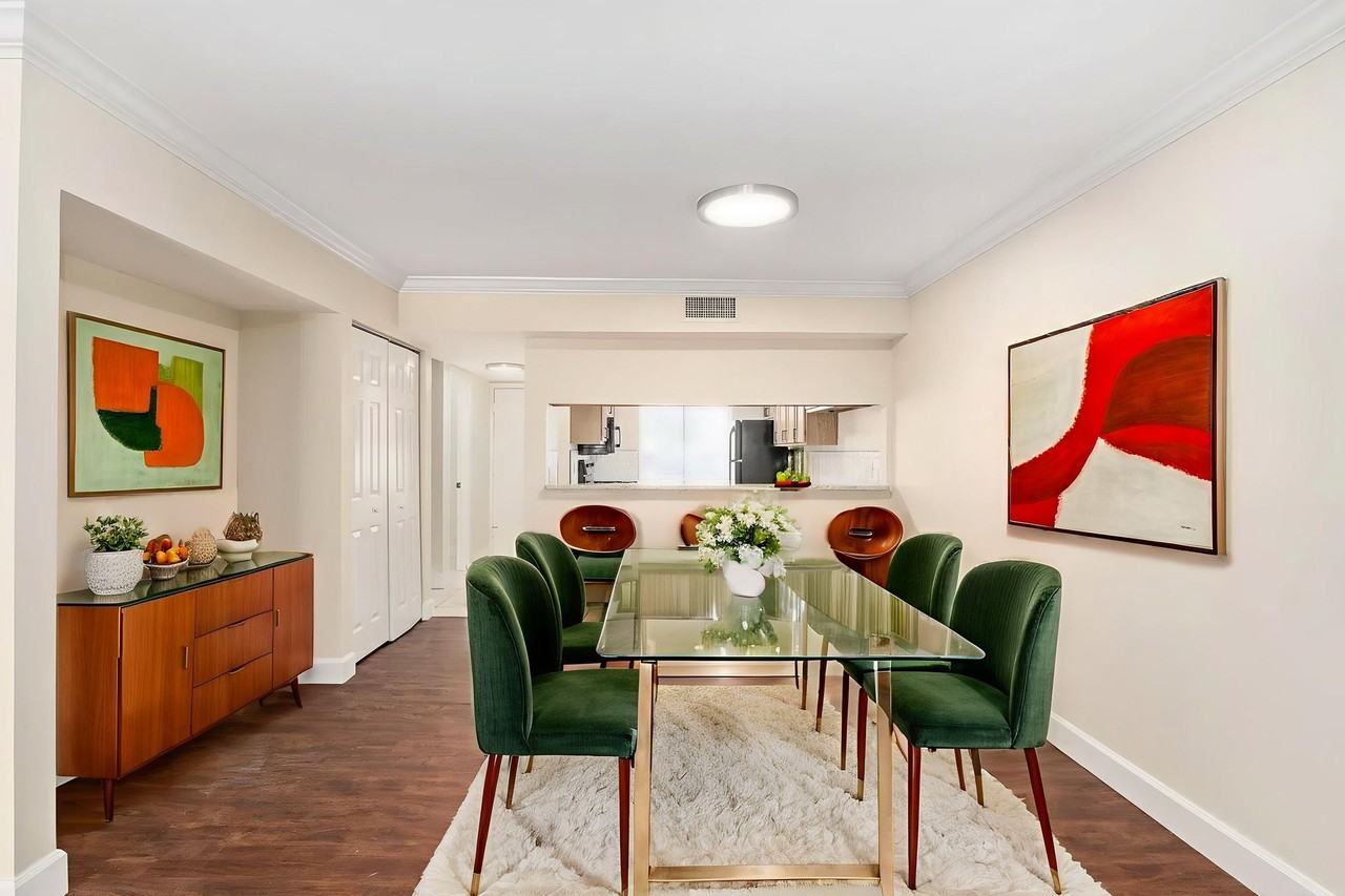 Village Square Apartments - Photo 6 of 20