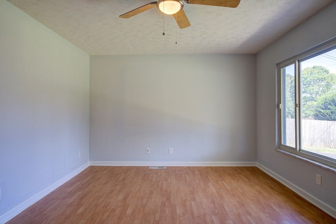 221 Shannon View Rd - Photo 2 of 40