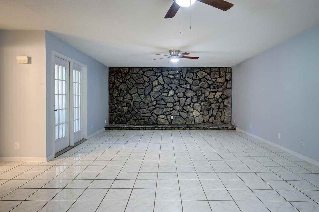 221 Shannon View Rd - Photo 7 of 40