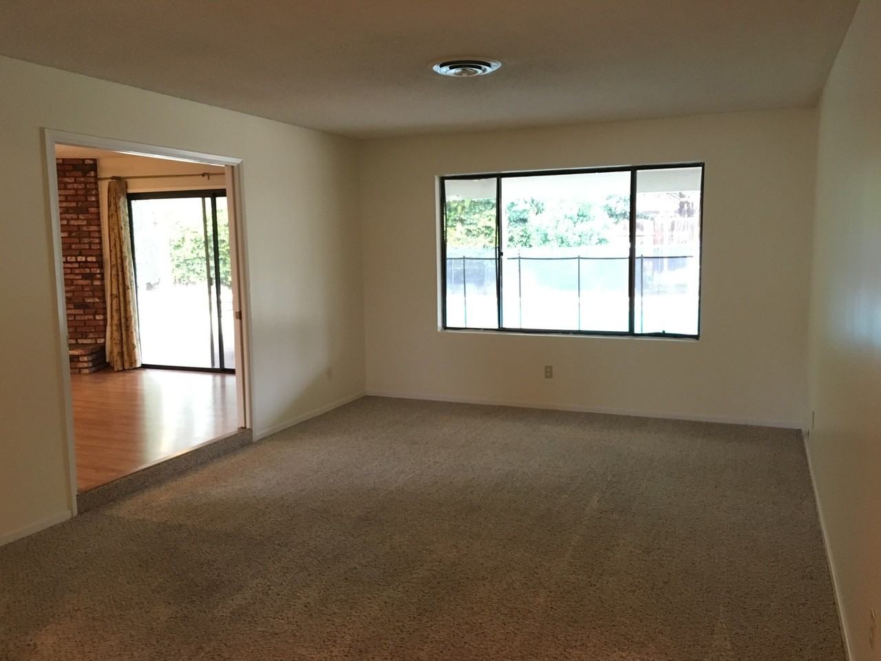 7200 Snowmass Ln - Photo 2 of 27