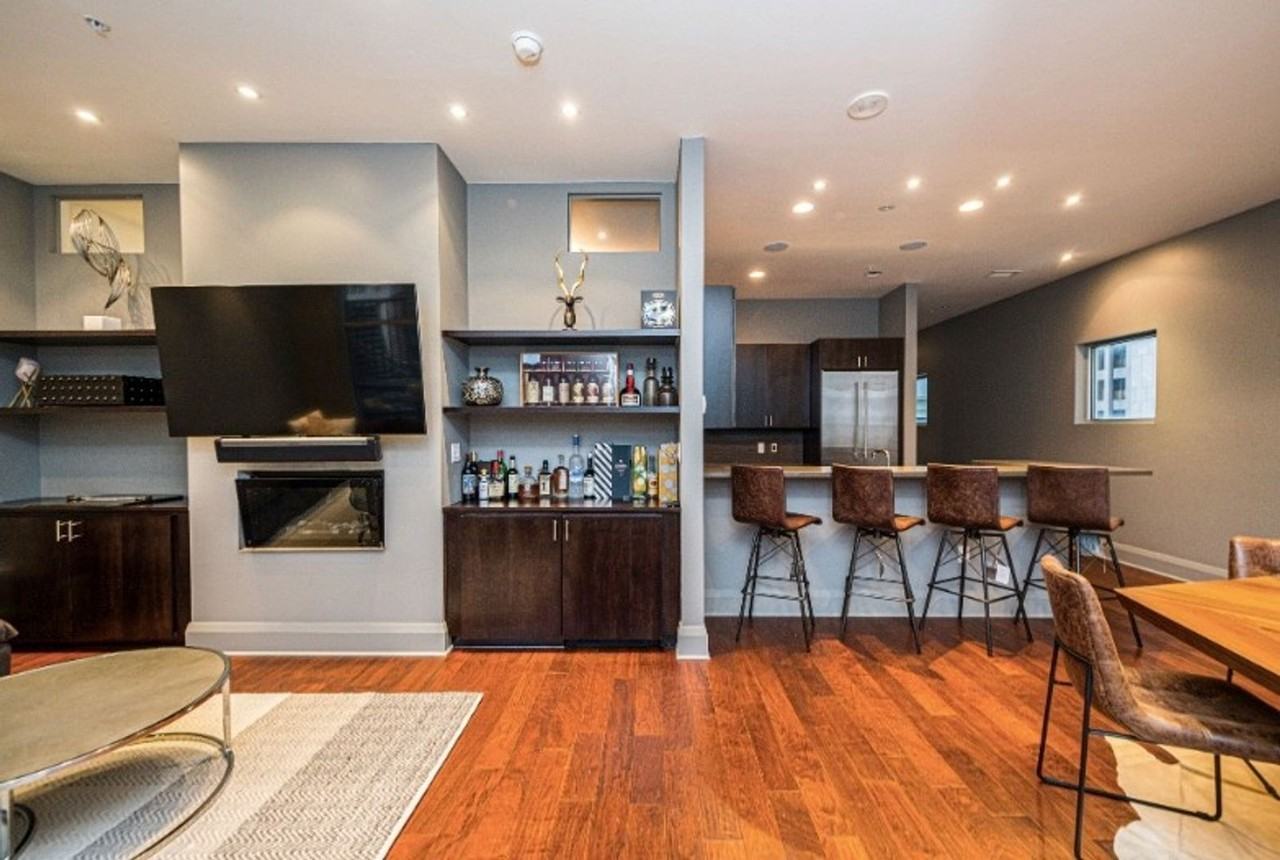 301 5th Ave - Photo 3 of 21