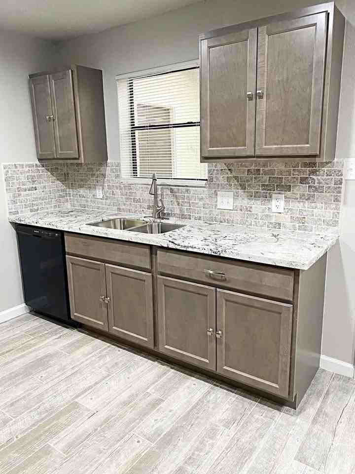 5941 Bedford Dr Apt A - Photo 4 of 11