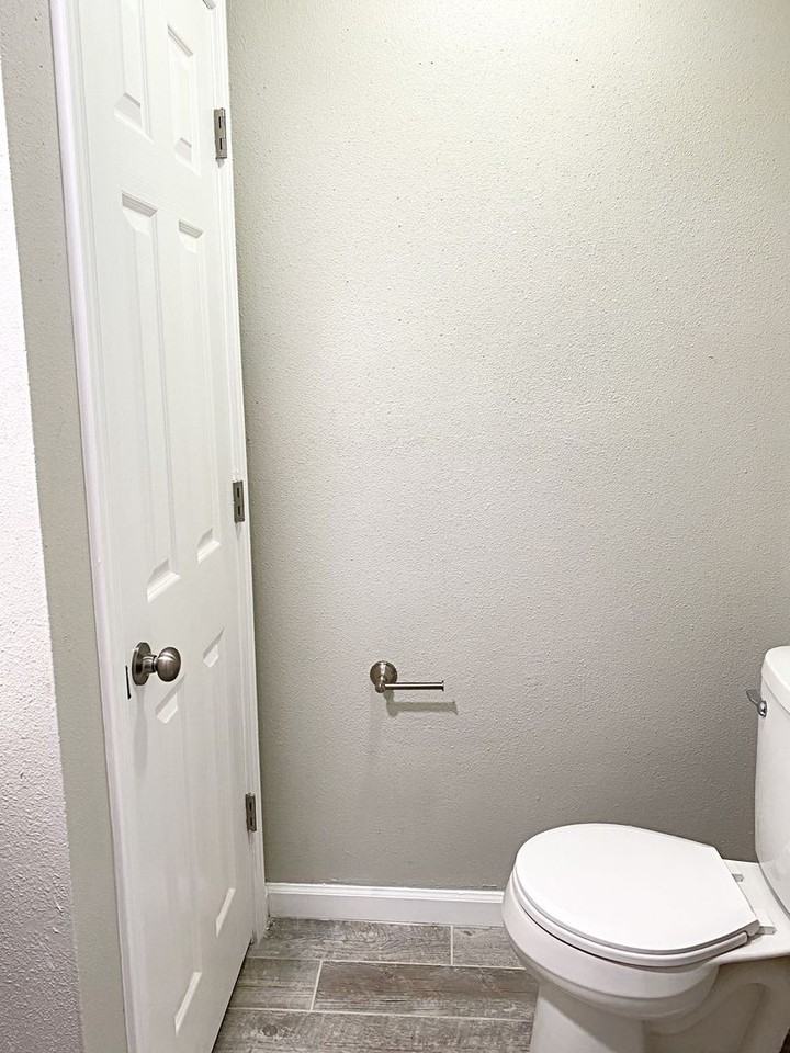 5941 Bedford Dr Apt A - Photo 7 of 11