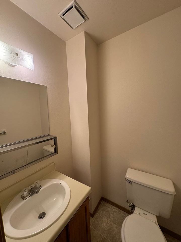 6627 Proud Eagle Ct - Photo 5 of 10