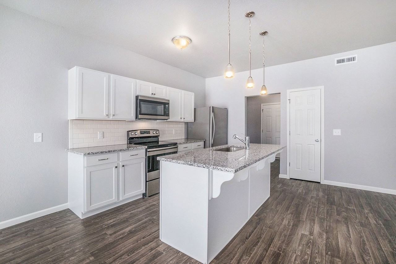 524 Aldrich St - Photo 3 of 15