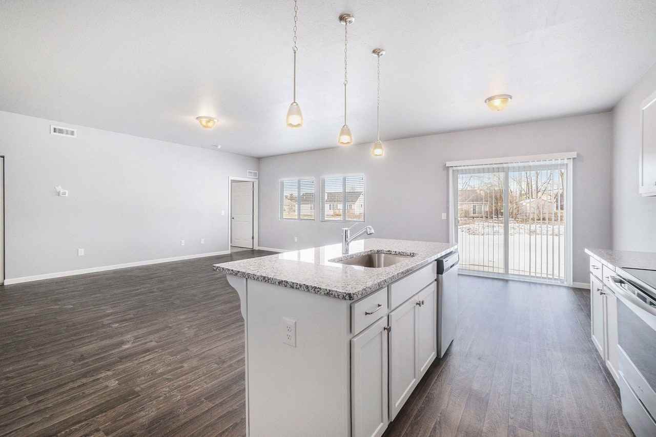 524 Aldrich St - Photo 6 of 15