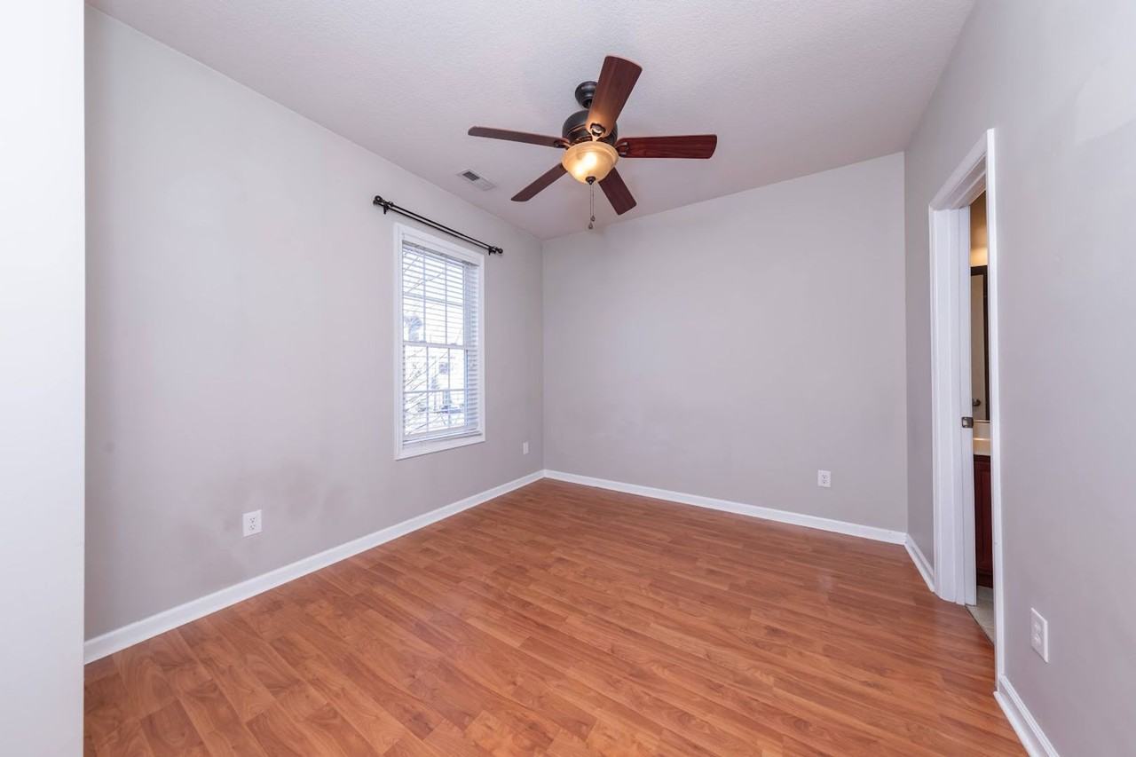 5625 Foundation St - Photo 3 of 10