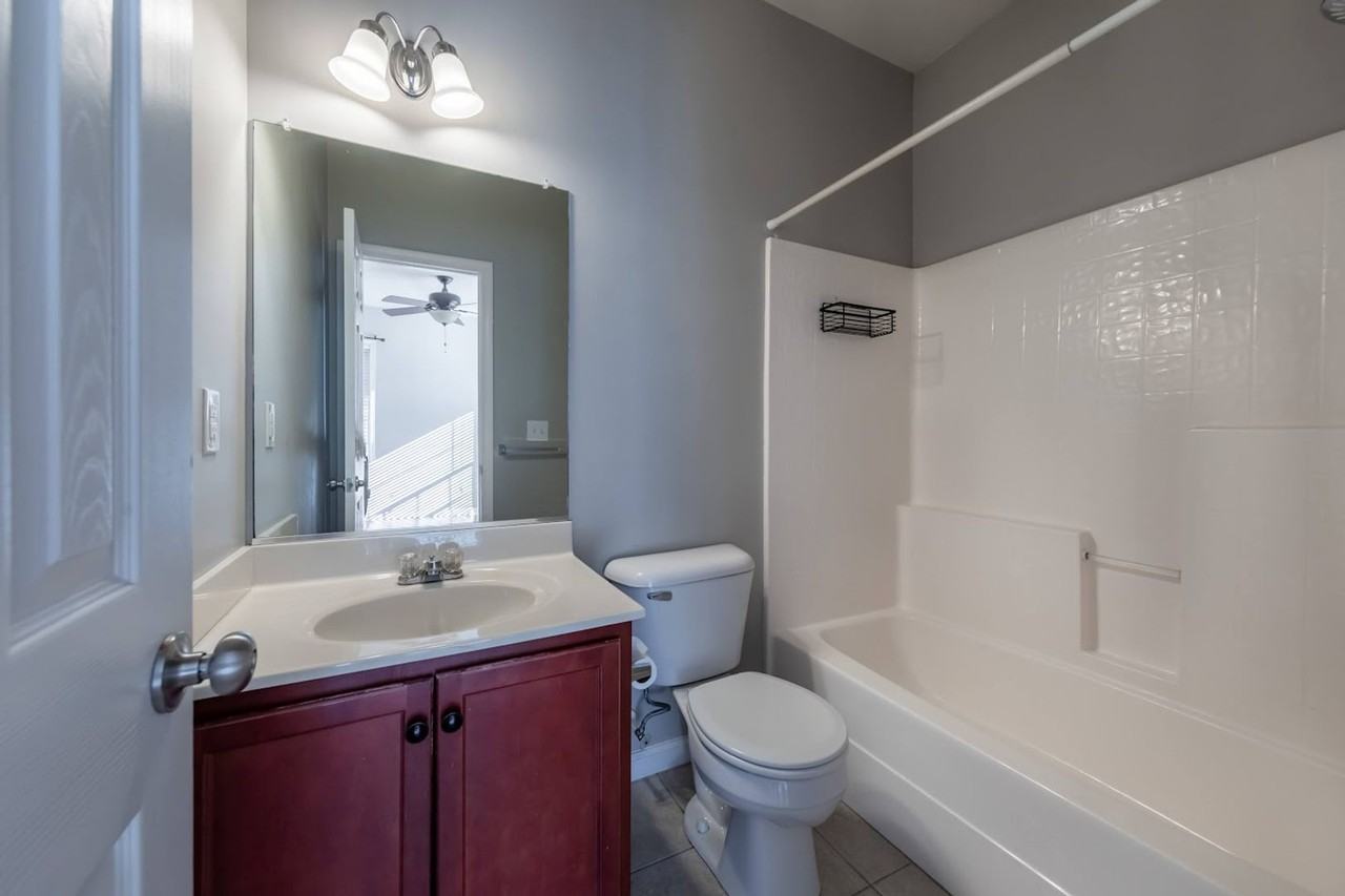 5625 Foundation St - Photo 7 of 10