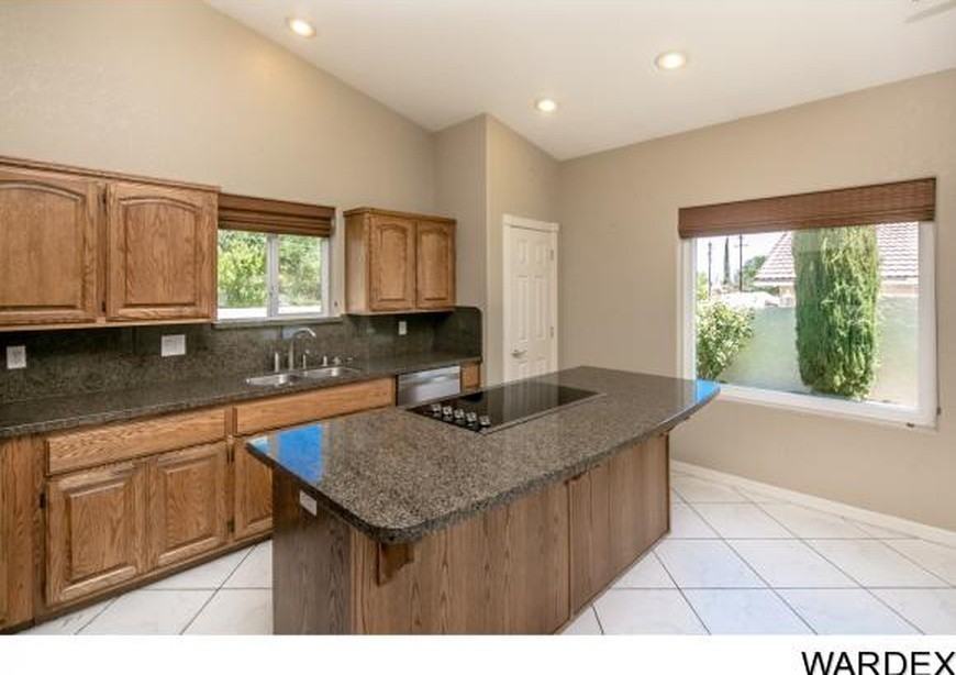 2610 Golf Dr - Photo 3 of 26