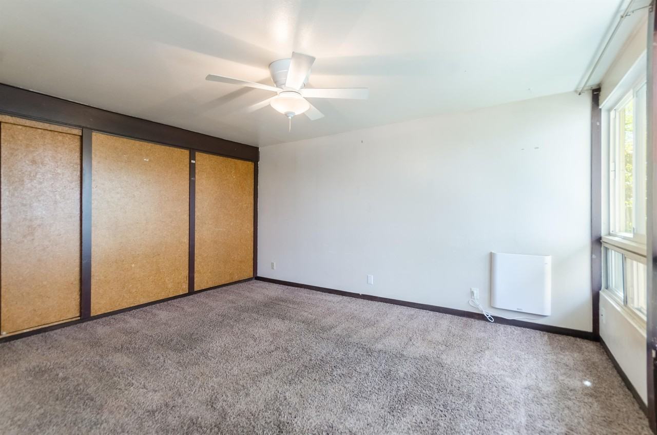 20 Hillside Cir #4 - Photo 4 of 12